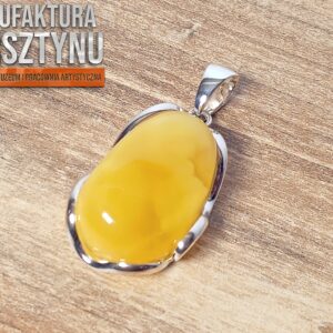 Zawieszka z bursztynu miodowo-żółtego