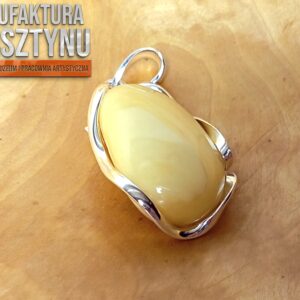 Miodowo-mleczna Zawieszka z Bursztynu