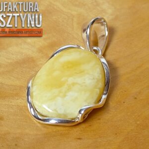 Jasnożółta Zawieszka z Bursztynu Bałtyckiego