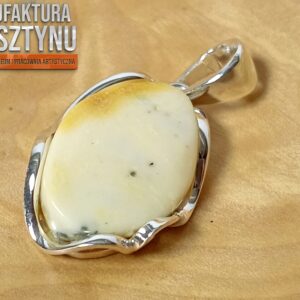 Zawieszka z Naturalnym Mlecznym Bursztynem