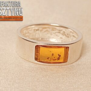 Srebrny Pierścionek z Miodowym Bursztynem