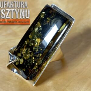 Ciemnozielony Pierścionek z Bursztynem