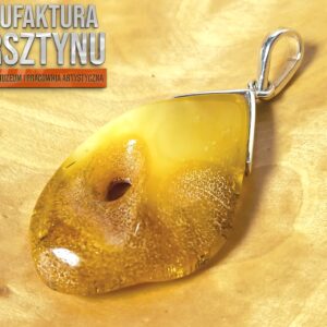 Złocisto-miodowa Zawieszka z Bursztynu