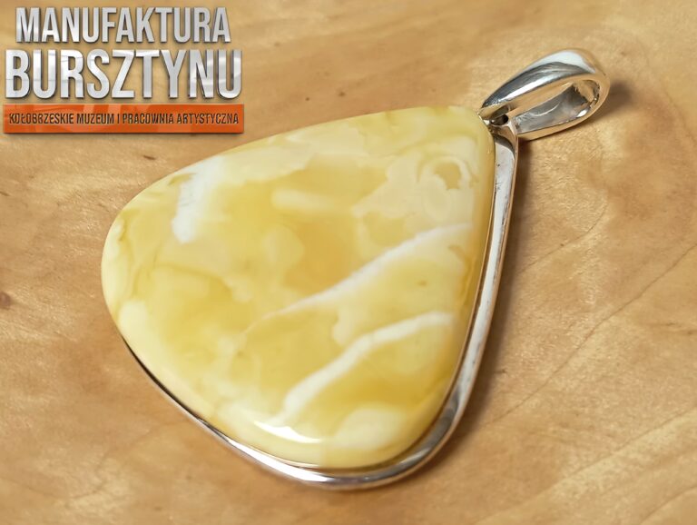 mleczny bursztyn