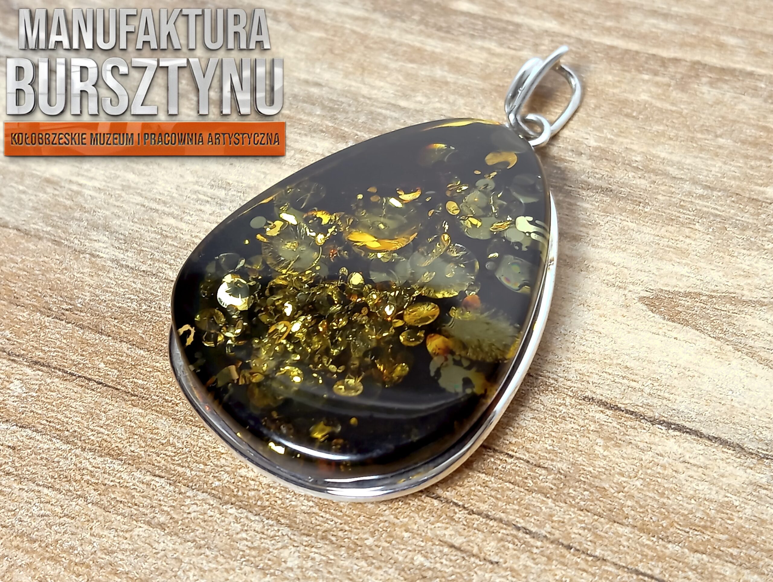 Zawieszka z Bursztynem Głęboka Zieleń