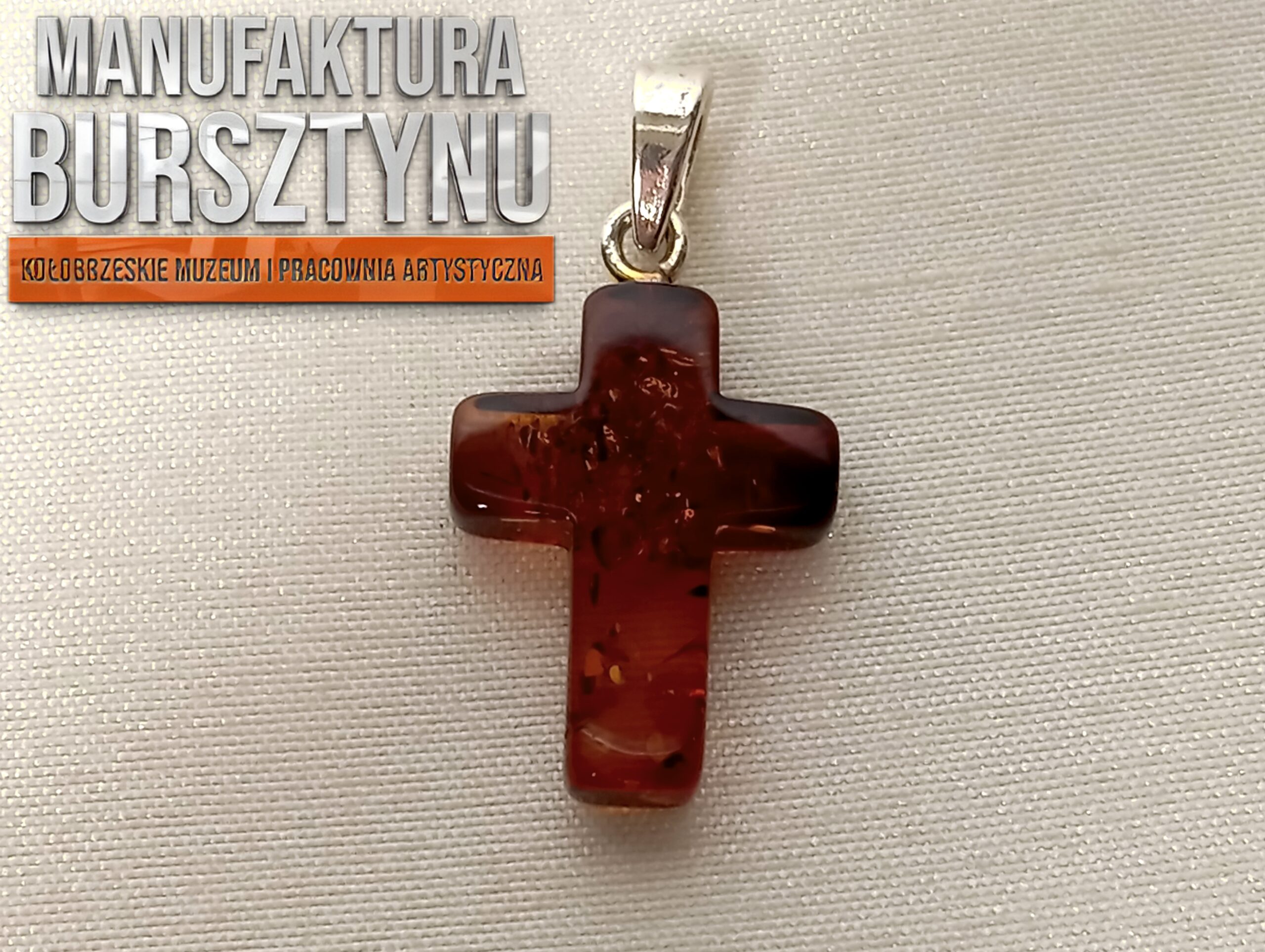 Bursztynowy Krzyżyk z Ciemnego Bursztynu