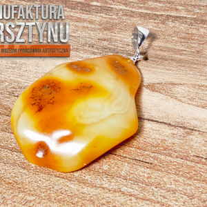 Mleczno-koniakowa Zawieszka z Bursztynu